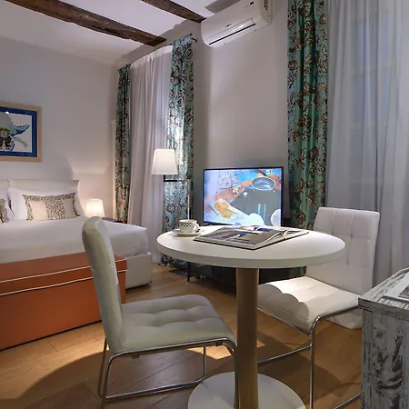 Piazza Vittorio 4* Turin