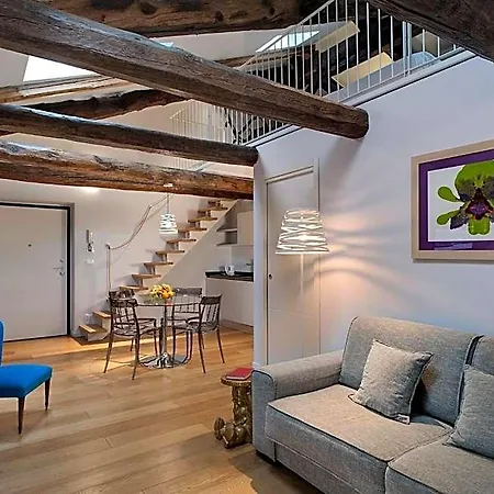 维托里奥广场套房 4* 都灵