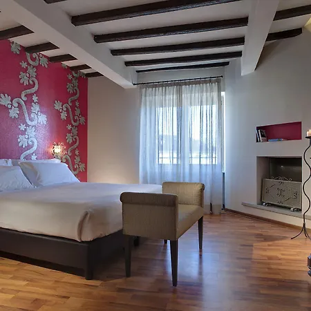 Piazza Vittorio 4*