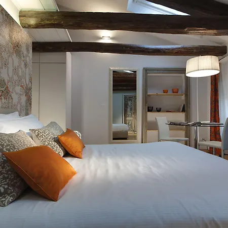 Apart Otel Piazza Vittorio 4*